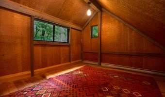 110 Access Rd, Becket, MA 01223