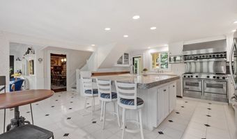 202 Paine St, Bellingham, MA 02019