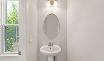 43400 APPLE ORCHARD Sq, Ashburn, VA 20148