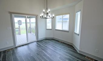 8641 E Cherrywood Ct, Bel Aire, KS 67226
