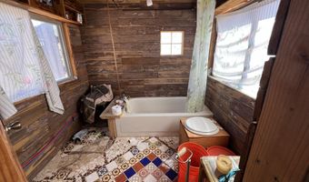 10500 W Big Moon Ln, Ash Fork, AZ 86320