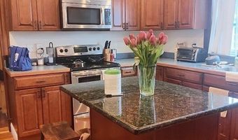 933 E Broadway 1, Boston, MA 02127