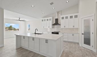 19707 Roanoke Rd, Apple Valley, CA 92307