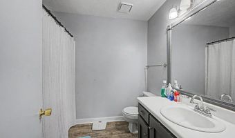 158 Woodstone Cir, Albany, GA 31701