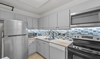 20515 E Country Club Dr 746, Aventura, FL 33180