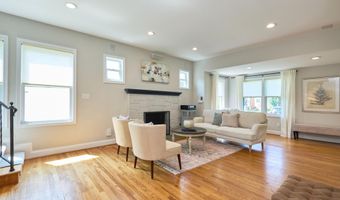 255 N BRYAN St, Arlington, VA 22201