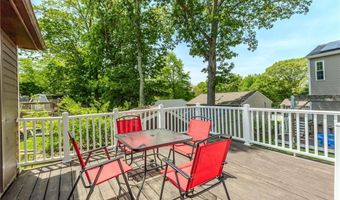 12 Twin Leaf Trl, Narragansett, RI 02874