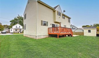 29 Lake Ave, Barrington, RI 02806