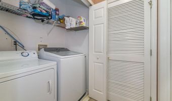 26 Windsor Dr 26, Bayonne, NJ 07035