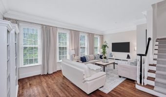 705 LYLES Ln, Alexandria, VA 22314