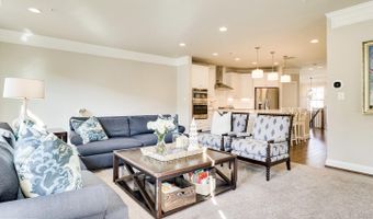 1318 S QUINN St, Arlington, VA 22204