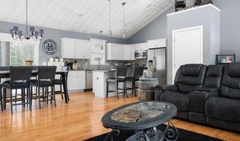 12 Hillside Dr, Charlestown, RI 02813