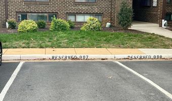 118 ROBERTS Ln 300, Alexandria, VA 22314