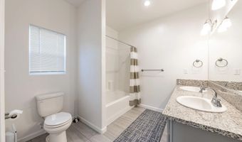 13722 Larkspur Way, Armona, CA 93202