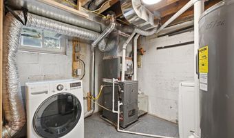 115 S IRIS St, Alexandria, VA 22304