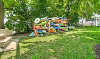 78 Arrowhead Rd, Brookfield, CT 06804
