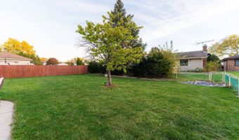 1527 W Holtz Ave, Addison, IL 60101