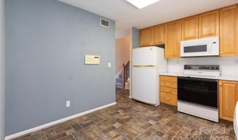 6 Woodmere Dr, Arden, NC 28704