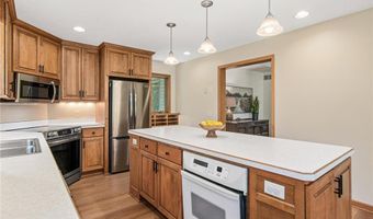 12852 Essex Way, Apple Valley, MN 55124