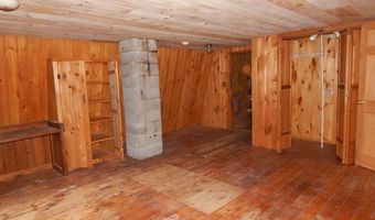 17 W Birch Ln, Beaver Cove, ME 04441