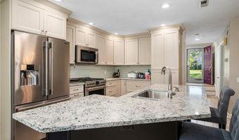 62 Nipmuc Trl D, North Providence, RI 02904