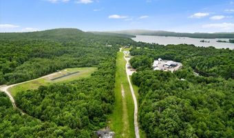 33 Bunker Hill Rd, Auburn, NH 03032