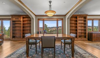 551 Strawberry Ln, Ashland, OR 97520