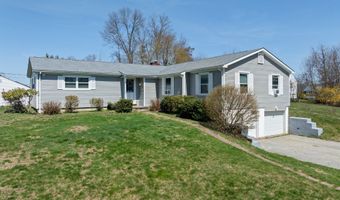 9 Evas Dr, Brookfield, CT 06804