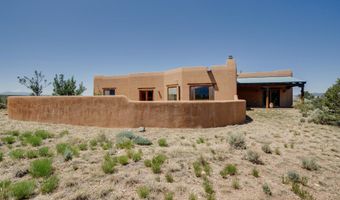 135 Los Rios Rd, Arroyo Hondo, NM 87513