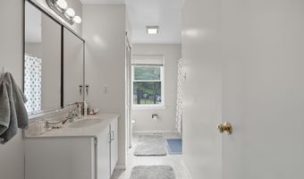 7 Bayberry Ct, Atco, NJ 08004