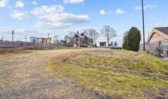 383 Metacom Ave, Bristol, RI 02809