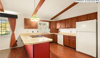 762 George Eggers Rd, Banner Elk, NC 28604