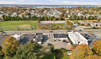 651 W Main Rd, Middletown, RI 02842