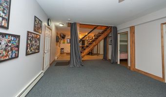 4 Debbie Dr, Altamont, NY 12009