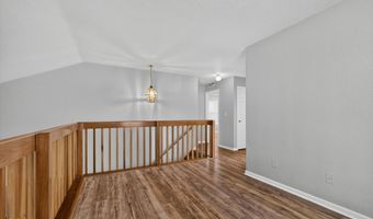 8133 Maple Stream Ln, Indianapolis, IN 46217