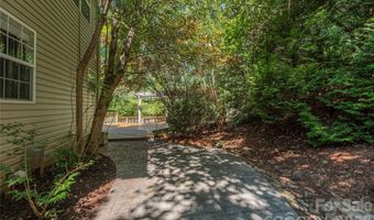 602 Hidden Springs Dr, Asheville, NC 28804