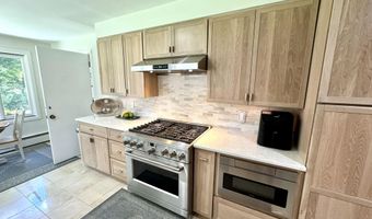 281 Clyde Rd, Bangor, ME 04401