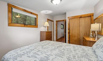 396 Mica Point Rd, Barrington, NH 03825
