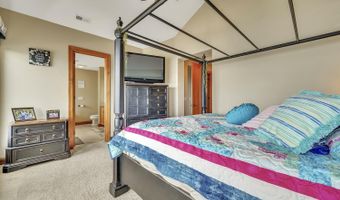 325 Lakeshore Dr, Arnolds Park, IA 51331