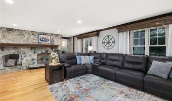 365 W Wrentham Rd, Cumberland, RI 02864