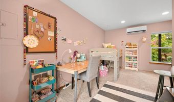 2412 W North St, Bellingham, WA 98225