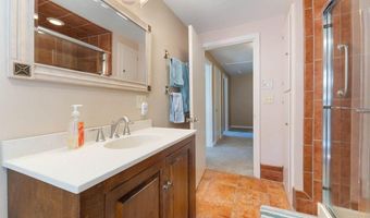 36 Woodlawn Ave, Auburn, ME 04210