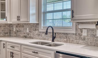 105 Skylar Dr, Auburn, KY 42206