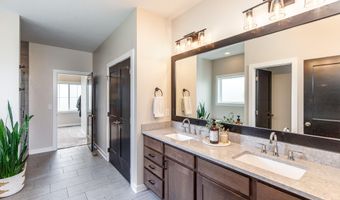 5467 Windrose Ln, Ames, IA 50014
