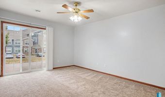 412 N 9th Ave, Brandon, SD 57005