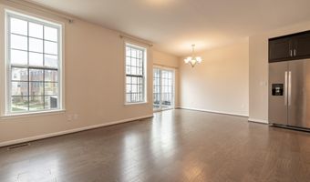 2715 S Spurway Dr, Ann Arbor, MI 48105