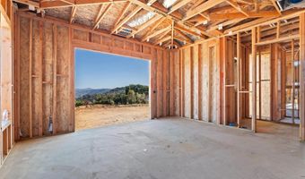 3916 Citrus Dr, Fallbrook, CA 92028