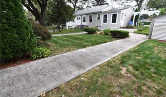13 Cozy Ln, Cumberland, RI 02864