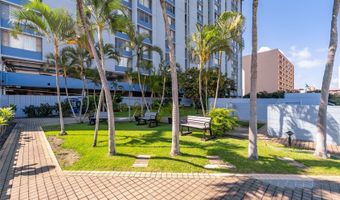 3045 Ala Napuaa Pl 311, Honolulu, HI 96818