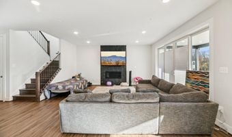 42051 NIGHT NURSE Cir, Ashburn, VA 20148